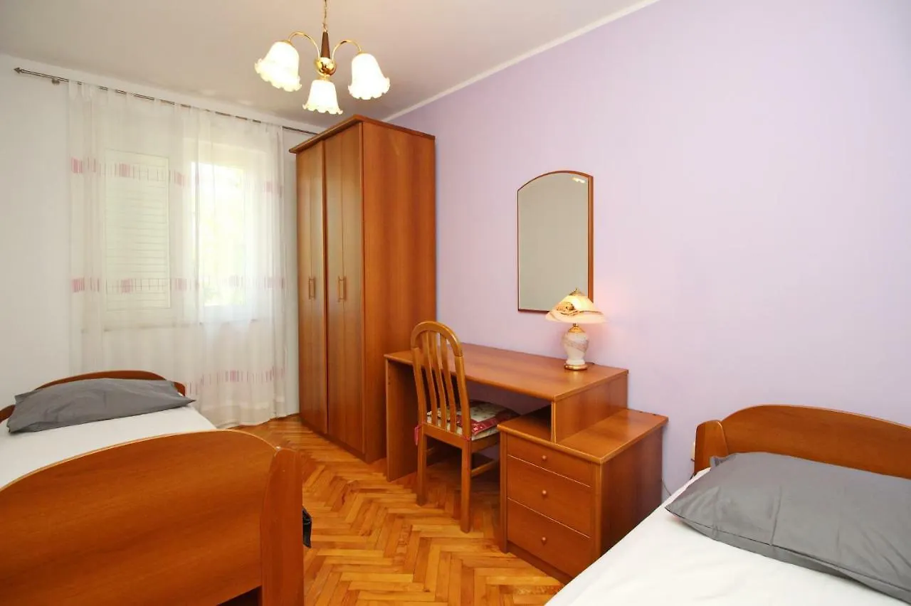 Guest house Apartments Alex Baska